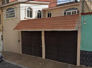 Casa de 3 habitaciones, Venustiano Carranza · Casa en Venta en Lorenzo Boturini