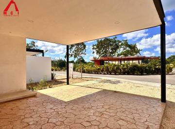 Casa en condominio · 175m² · 3 Recámaras · 2 Estacionamientos · Casa Chaká en Cholul