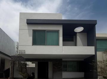 Casa · 515m² · 4 Recámaras · 3 Estacionamientos · Casa Los Olivos