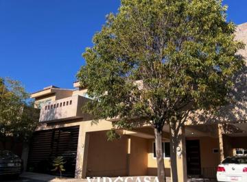 Casa · 164m² · 3 Recámaras · 2 Estacionamientos · Casa en Colinas del Padre