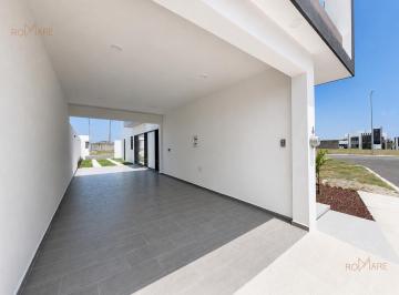 Casa · 175m² · 3 Recámaras · 2 Estacionamientos · Casa Enfrente del Área Verde | Lomas de La Rioja