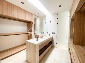 c92f82ba856d237a2883bab4c3385bdd3a27028538fd0b29a16565a3cf4acad2 · Casa Moderna con Excelentes Acabados