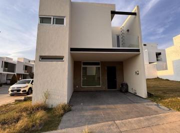 Casa de 3 habitaciones, Zapopan · Casa en Venta Coto Carrara, Zapopan