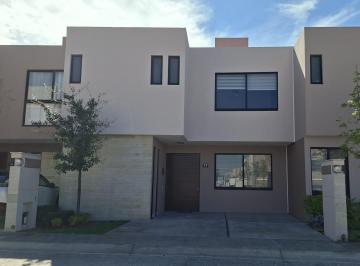 Casa en condominio · 174m² · 4 Recámaras · 2 Estacionamientos · Casa en Venta en Lomas del Marques