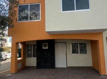 Casa en condominio de 3 habitaciones, Tlajomulco de Zúñiga · Casa en Venta en Fraccionamiento Nueva Galicia