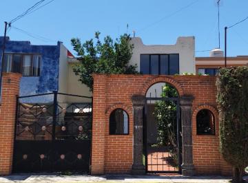 Casa · 114m² · 3 Recámaras · 1 Estacionamiento · Oportunidad, Casa en Venta: Fracc. Esmeralda, San Pedro Cholula