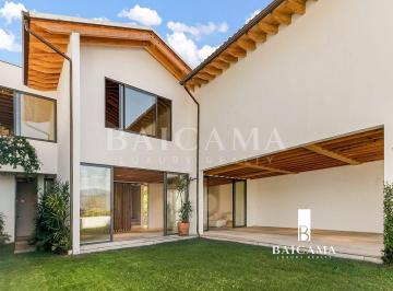 2255433db142eb5f513f22e4968d59d3fd07376fda0003b934049f81f922b8ad · Impresionante Casa en El Pueblo de Valle de Bravo