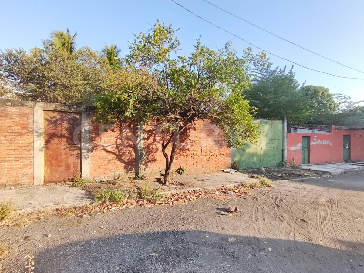 Flat and Fenced Plot for Sale in El Moralete, Colima