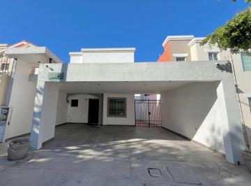 Casa · 109m² · 3 Recámaras · 2 Estacionamientos · Casa en Stanza Toscana