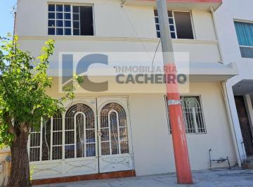 Casa de 5 habitaciones, Apodaca · Casa en Venta Jardines del Virrey Apodaca