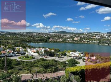 Casa · 398m² · 4 Recámaras · 3 Estacionamientos · Casa - Fraccionamiento Balcones de Juriquilla