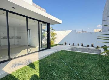 Casa · 146m² · 3 Recámaras · 1 Estacionamiento · Casa en Fraccionamiento Club de Golf Santa Fe (Xochitepec, Morelos)