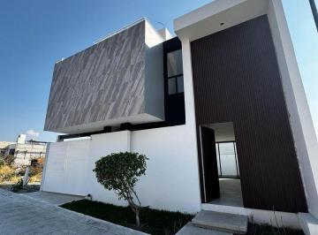 Casa · 146m² · 3 Recámaras · 1 Estacionamiento · Casa en Fraccionamiento Club de Golf Santa Fe (Xochitepec, Morelos)