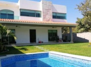 Casa · 165m² · 4 Recámaras · 2 Estacionamientos · Casa Nueva Dentro de Fraccionamiento en Real del Puente, Xochitepec, Morelos.