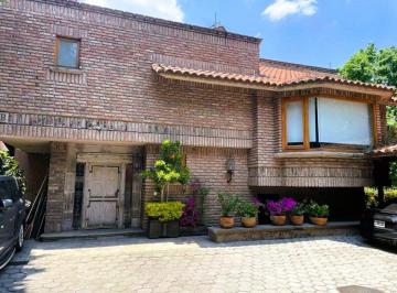 Casa en condominio Venta de 3 habitaciones · Exclusiva Residencia en Privada en Lomas de Tecamachalco con Amplio Jardín y Gran Diseño