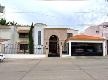 Casa · 432m² · 5 Recámaras · 6 Estacionamientos · Casa en Venta La Paloma Residencial, Sección II, Hermosillo, Sonora