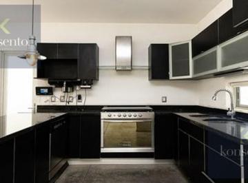 Casa · 208m² · 4 Recámaras · 2 Estacionamientos · Casa en Juriquilla