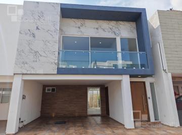 Casa · 260m² · 3 Recámaras · 2 Estacionamientos · Casa en Venta Parque Mediterráneo Lomas de Angelopolis