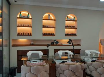 Local comercial · 65m² · Salón de Belleza en Traspaso