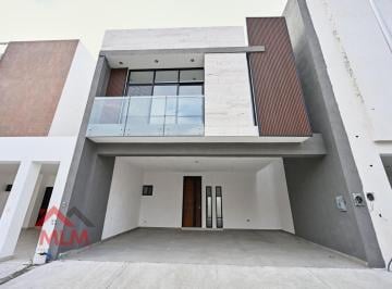 Casa · 265m² · 3 Recámaras · 3 Estacionamientos · Casa - Rinconada Colonial