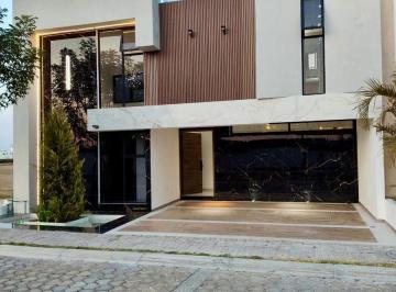 Casa · 267m² · 4 Recámaras · 2 Estacionamientos · Parque Napa Lomas de Angelopolis