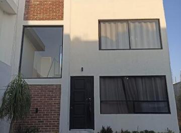Casa · 161m² · 3 Recámaras · 2 Estacionamientos · Casa en Venta en Cima Diamante