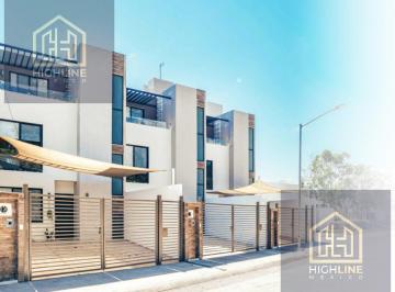 Casa · 132m² · 3 Recámaras · 2 Estacionamientos · Casa en Venta en Playa del Carmen de 3 Recámaras con Seguridad y Casa Club
