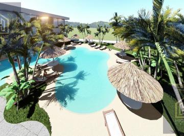 Casa · 1200m² · 4 Recámaras · 1 Estacionamiento · En Venta Casa en Cacún con 4 Habitaciones, Alberca y Gimnasio