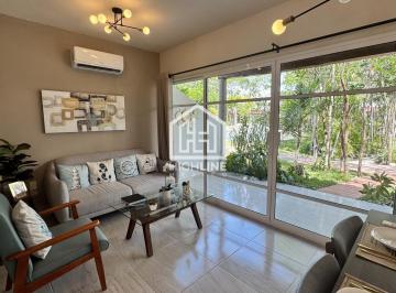 Casa · 91m² · 3 Recámaras · 2 Estacionamientos · Casa en Venta 3 Habitaciones Rooftop Zona Residencial Playa del Carmen con Piscina