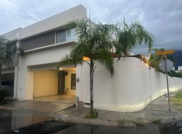 Casa de 3 habitaciones, García · Casa en Esquina en Venta en García
