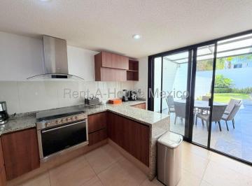 Casa de 3 habitaciones, Querétaro · Casa en Venta en Juriquilla con 3 Recámaras, Estudio y Condominio con Amenidades Go2836
