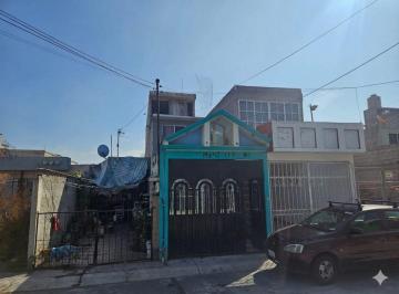 Casa de 2 habitaciones, Tecámac · Tu Próximo Hogar con Potencial Ilimitado en Los Héroes Tecámac.