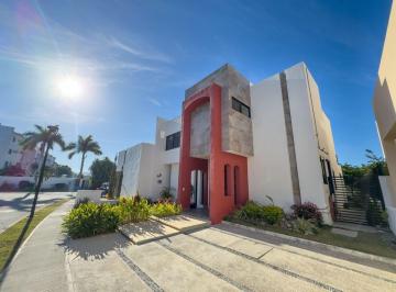 Casa en Venta de 4 habitaciones  · Casa en Venta 4 Recámaras en Flamingos Club Residencial