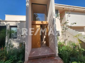 Casa de 3 habitaciones, Querétaro · Casa en Venta en Jurica, Querétaro. con Recámara en Planta Baja