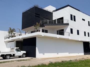 Casa · 896m² · 4 Recámaras · 4 Estacionamientos · Casa y Bodega Comercial por $55,000: 896 m², 4 Recámaras, Estudio y Gran Terraza