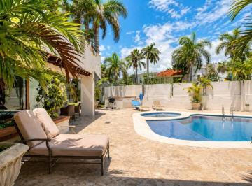 Casa · 730m² · 3 Recámaras · 2 Estacionamientos · Casa en Venta Residencial Villa Magna