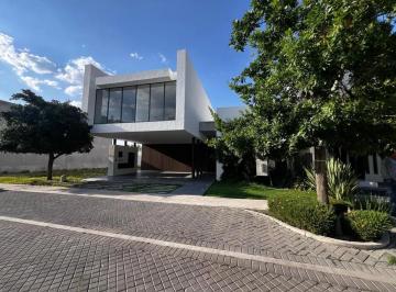 1 · Casa en Venta en Tierra Verde Al Norte de Aguascalientes