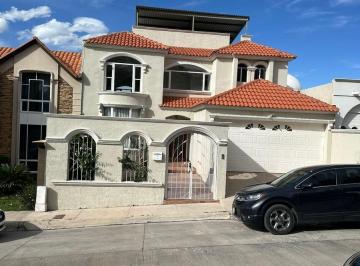 Casa · 3 Recámaras · Casa en Renta en Residencial Privado, Cerca de Mausoleos
