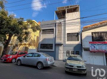 Edificio · 320m² · 4 Recámaras · Edificio en Renta en Merced Balbuena a 3 Cuadras del Metro Fray Servando