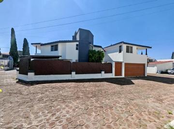Casa en condominio · 412m² · 4 Recámaras · 2 Estacionamientos · Casa en Venta Estilo Californiano en Villas Zavaleta Puebla a 10 Minutos de La Ibero Puebla