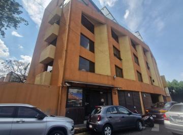 Oficina · 160m² · 5 Recámaras · 5 Estacionamientos · Oficina Exterior con Uso de Suelo, Vigilancia y 5 Estacionamientos