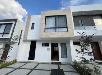Casa en condominio · 128m² · 3 Recámaras · 2 Estacionamientos · Casa en Condominio - Zizana