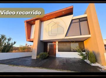Casa · 253m² · 3 Recámaras · 2 Estacionamientos · Casa en Venta en El Encino Residencial Queretaro