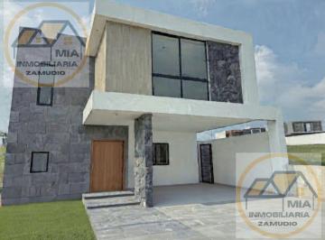 Casa · 217m² · 3 Recámaras · 2 Estacionamientos · Casa en Venta en Frac. Lomas del Dorado