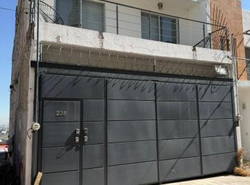 Casa · 371m² · 5 Recámaras · 2 Estacionamientos · Casa en Venta – Residencial El Tapatío, Tlaquepaque, Jalisco