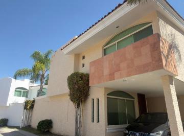 Casa de 3 habitaciones, Zapopan · Casa en Renta | Coto Privado Exclusivo (18 Casas) | Zona Bugambilias
