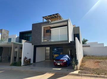 Casa de 3 habitaciones, Mazatlán · Casa en Venta a 5 Minutos de La Playa en Mazatlán en Altabrisa Residencial