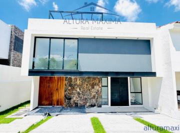 Casa de 4 habitaciones, Zapopan · Casa Nueva en Renta Los Robles Residencial Zapopan