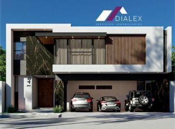 Casa · 415m² · 3 Recámaras · 3 Estacionamientos · Casa en Venta Fracc. Santa Isabel - Carretera Nacional - Zona Sur de Monterrey, 415 m²
