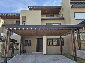 Casa en condominio de 3 habitaciones, El Marqués · Casa en Renta en Villa Carriedo, Querétaro
